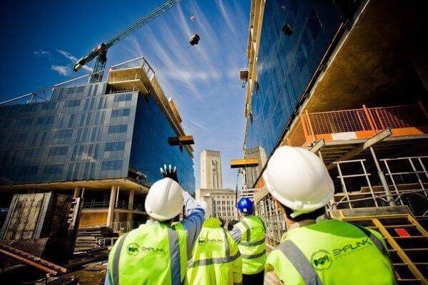 Ieškote darbo iš rytojaus? Builders, Fixers, labourers